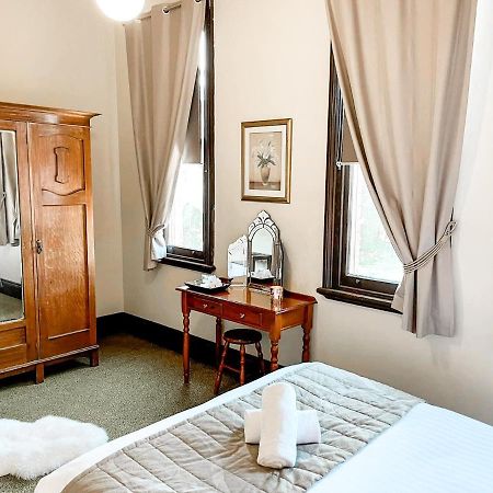 Neath Hotel Екстер'єр фото