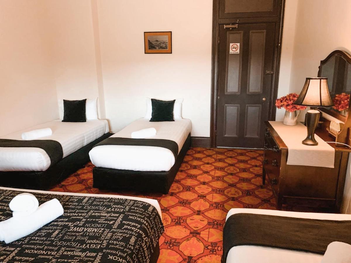 Neath Hotel Екстер'єр фото