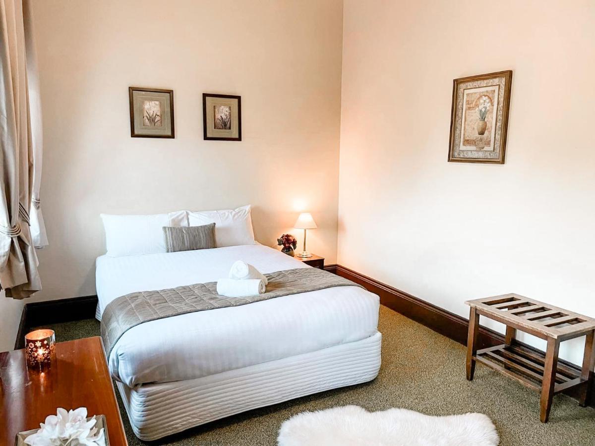 Neath Hotel Екстер'єр фото