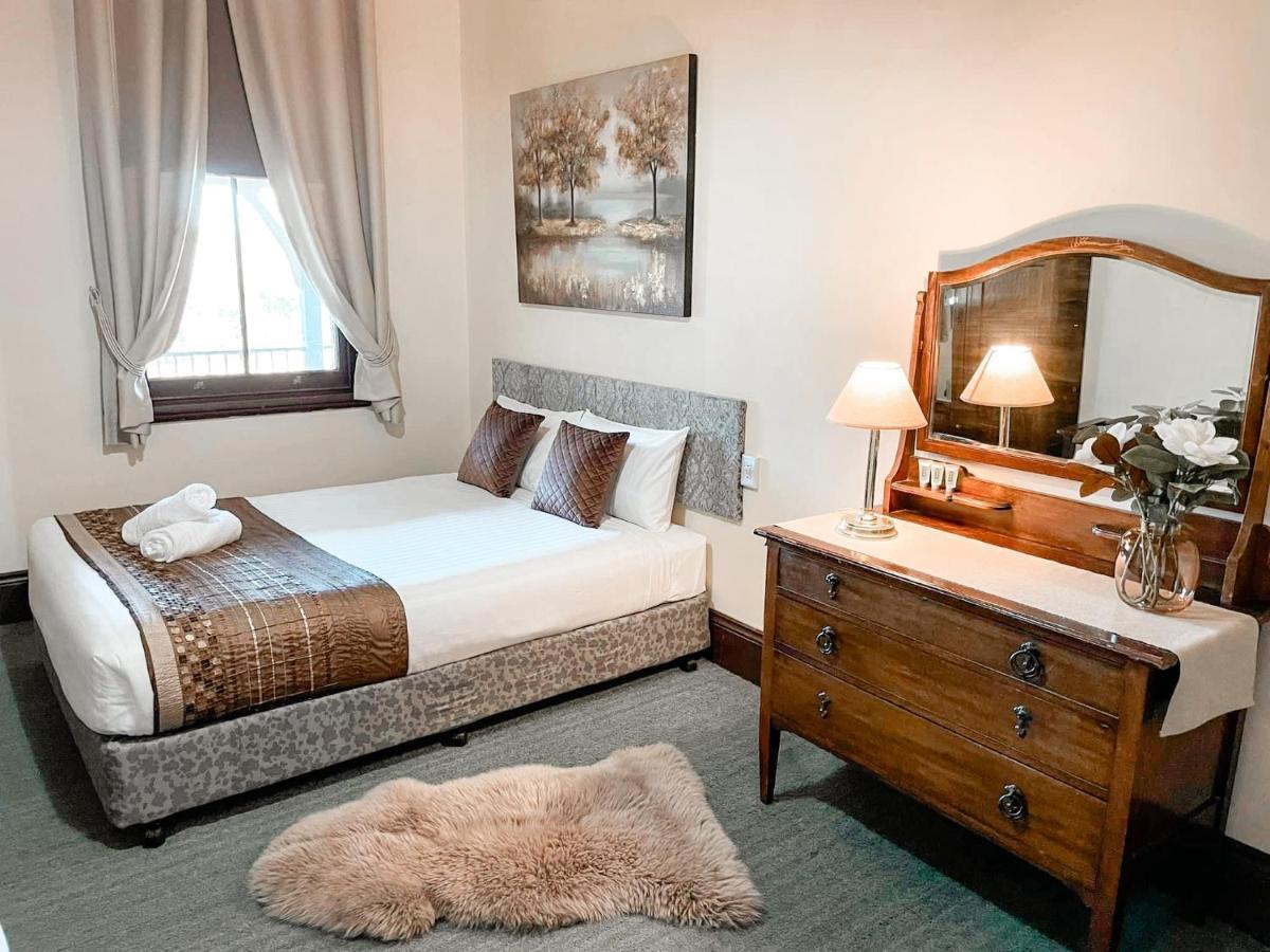 Neath Hotel Екстер'єр фото