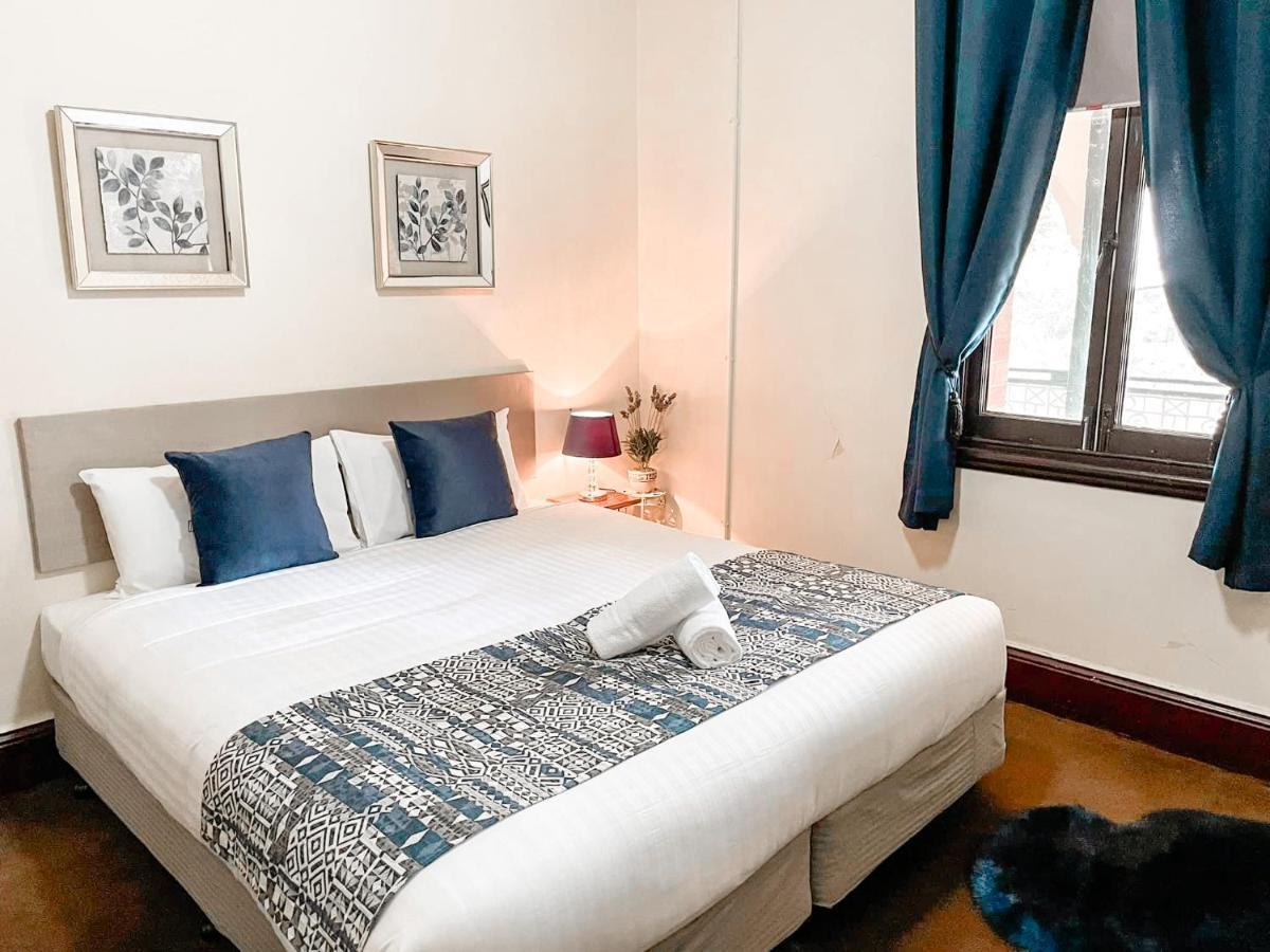 Neath Hotel Екстер'єр фото