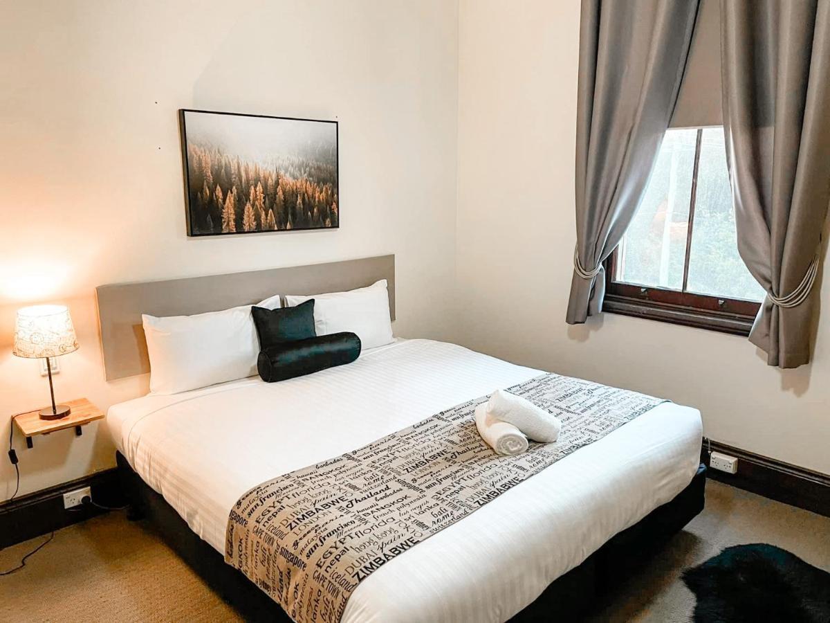 Neath Hotel Екстер'єр фото